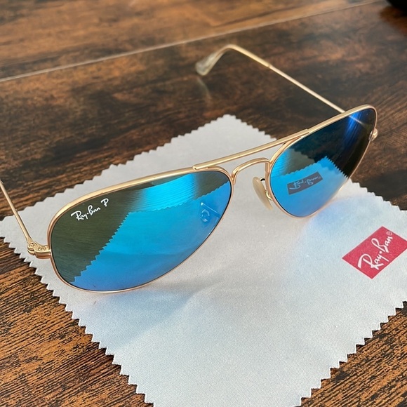 Women's Ray-Ban Aviator Polarized Sunglasses With Case - Picture 2 of 16